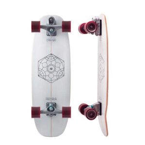 Carver Proteus skateboard with C7 Trucks.