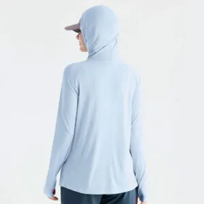 Woman in clear sky lightweight bamboo hoodie rear view. Available at Riverbound Sports in Tempe, Arizona.